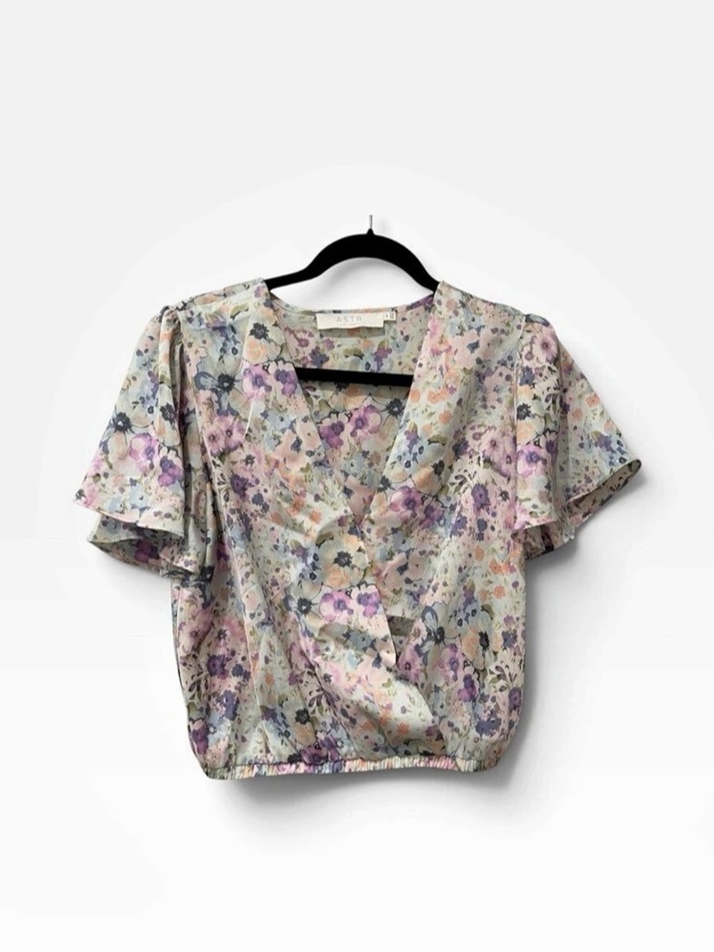 ASTR The Label Floral Faux Wrap Front Flutter Sleeve Top Blue Purple Size M
